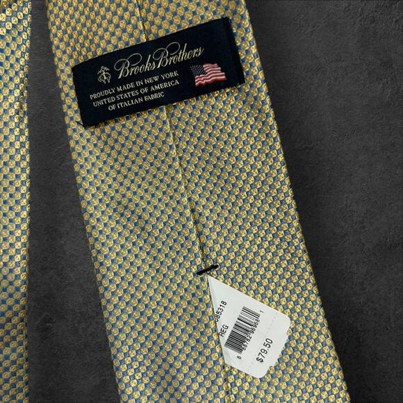 Brooks Brothers Men's Yellow + Blue Geometric 100% Italian Silk Professional Tie - Picture 4 of 4